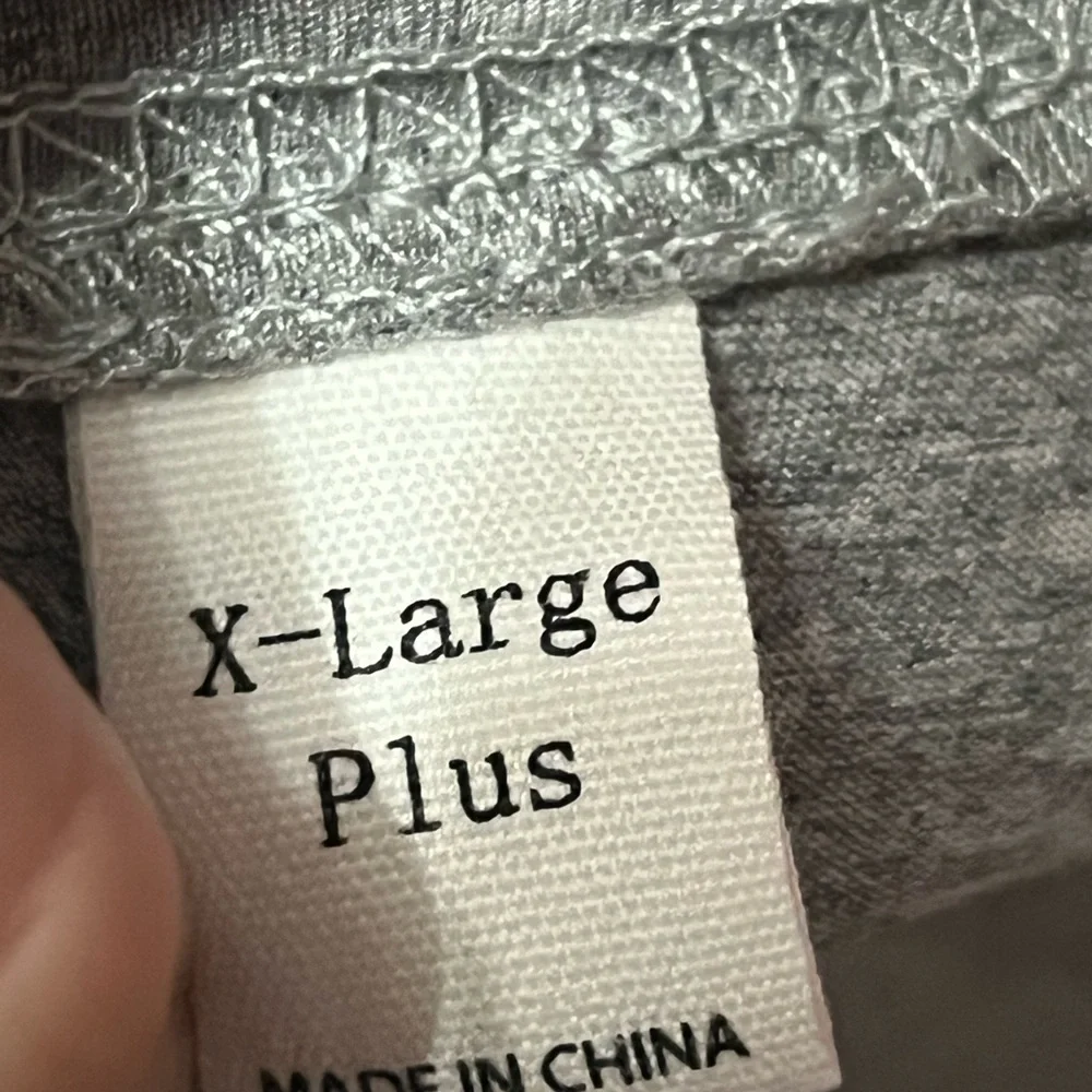 Gray shredded t-shirt - Picture 3 of 3